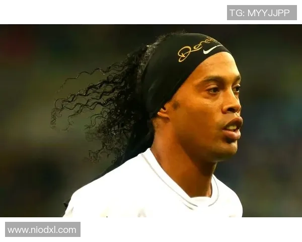 眼睛小却球技超群他是足球场上最闪耀的明星