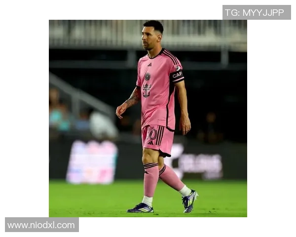 全球足球球星脚长排行榜：你最喜欢的球员有多大脚？